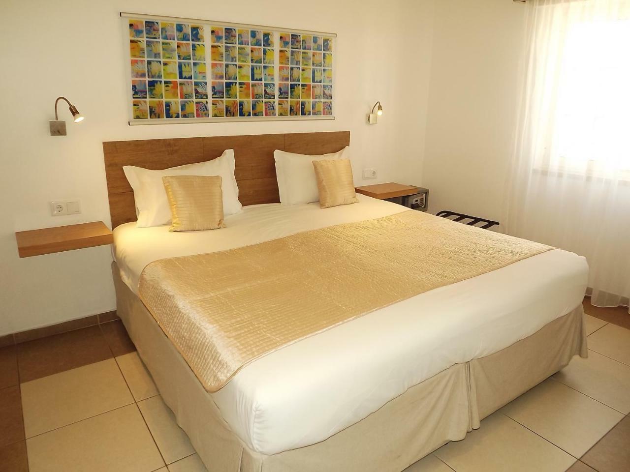 Hotel Mar Azul Lagos Exterior photo
