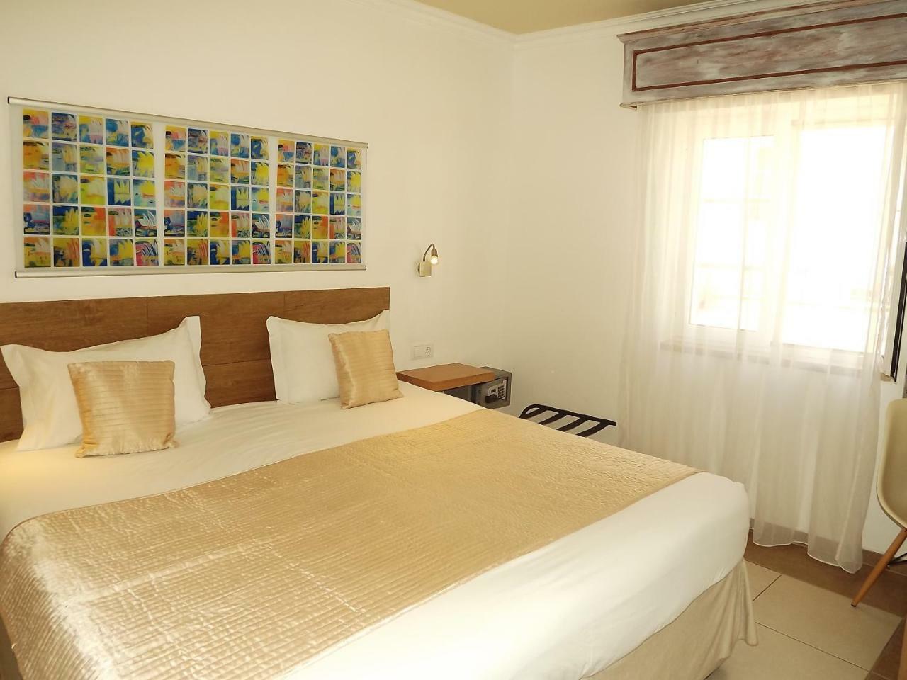 Hotel Mar Azul Lagos Exterior photo